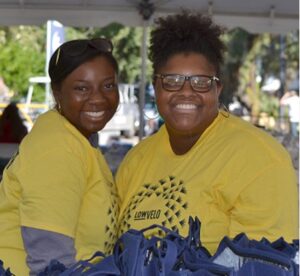 two volunteers at lowvelo 2019